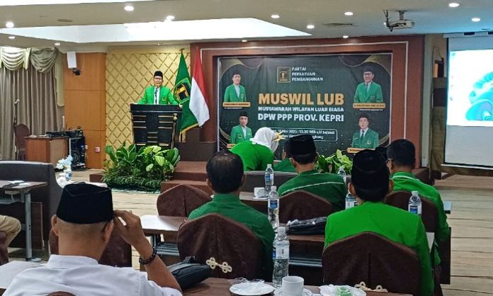Wakil Ketua Umum DPP PPP Rusli Efendi saat Muswil Lub DPW Provinsi Kepri. Foto : ubay