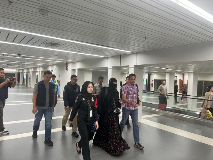 Subdit III Diretkrimsus Polda Kepri berhasil mengamankan buronan internasional. Foto : ist