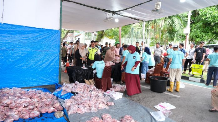 Pertamina Sumbagut salurkan 127 hewan kurban ke masyarakat. Foto : ist