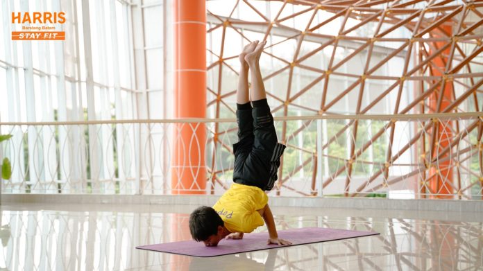 Salah satu anak tengah mengikuti program Stay Fit di HARRIS Barelang. Foto : ist