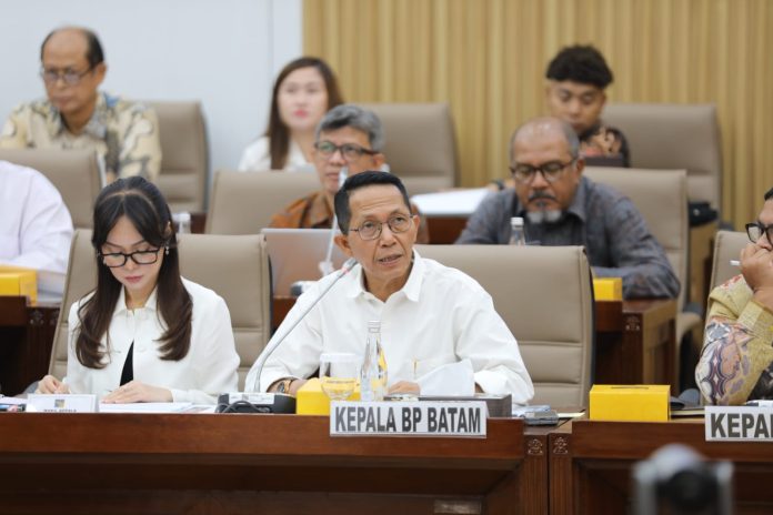 Kepala dan Wakil Kepala BP Batam Amsakar Achmad dan Li Claudia Chandra. Foto : ist