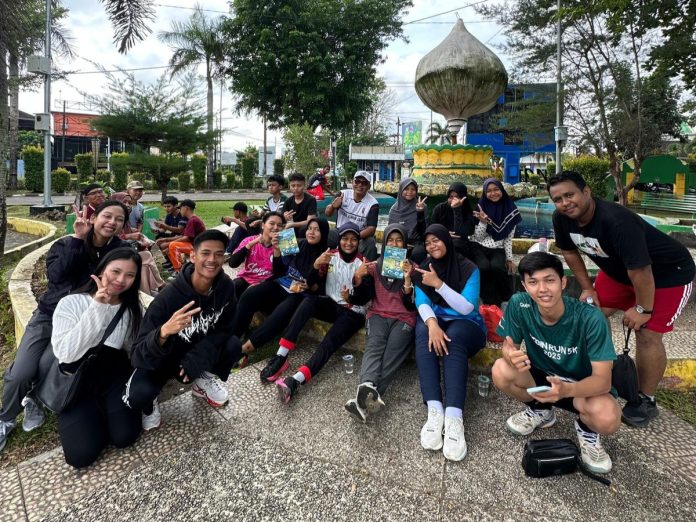 Karyawan BPR Kepri Babin foto bersama usai acara. Foto : ist