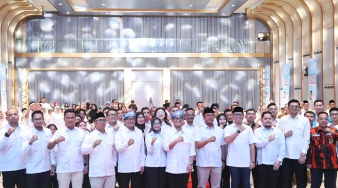 Wakil Ketua I DPRD Kota Batam, Haji Aweng Kurniawan, bersama anggota DPRD Batam Fraksi Gerindra, menghadiri pelantikan pengurus Matahari Pagi Indonesia (MPI) Provinsi Kepulauan Riau. Foto : ist