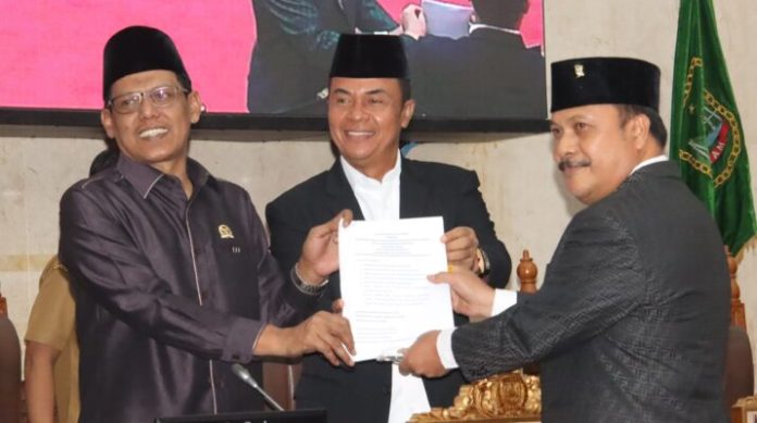 Ketua DPRD Batam M. Kamaludin, Wakil Ketua I Haji Aweng Kurniawan dan Wakil Ketua II Budi Mardiyanto. Foto : ist