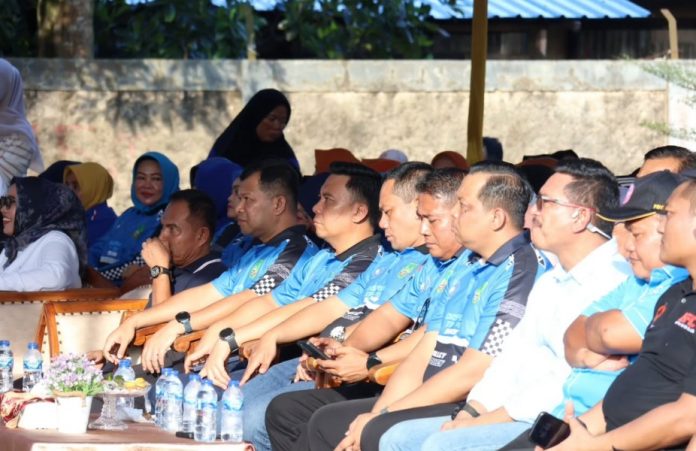 Wakil Ketua Umum KONI Batam, Rinaldi Samjaya bersama jajaran FKPD Batam beserta undangan saat menghadiri pembukaan kejuaraan Bola Voli Piala Wali Kota Batam 2025, Sabtu (14/06/25) di GOR Raja Jakfar, Sekupang Batam. (ist)
