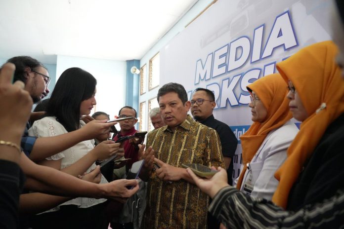 Direktur Utama BPJS Kesehatan, Ghufron Mukti saat diwawancara oleh awak media. Foto : ist