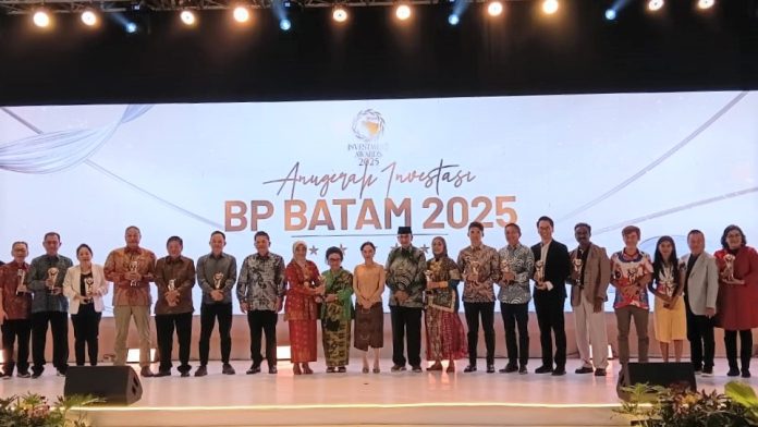 Dalam rangka memperingati Hari Bakti ke-54, Badan Pengusahaan Batam (BP Batam) menggelar Anugerah Investasi BP Batam 2025, sebuah ajang penghargaan bergengsi bagi para investor, pelaku usaha, dan mitra strategis yang dinilai berkontribusi besar terhadap transformasi Batam. Foto : ist