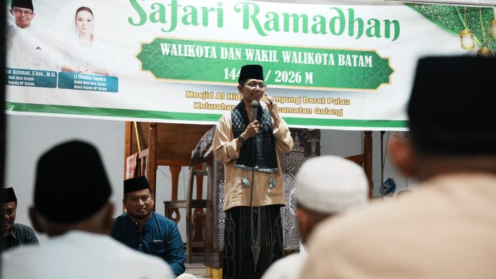 Kepala BP Batam Amsakar Achmad safari Ramadan di Pulau Karas. Foto : ist
