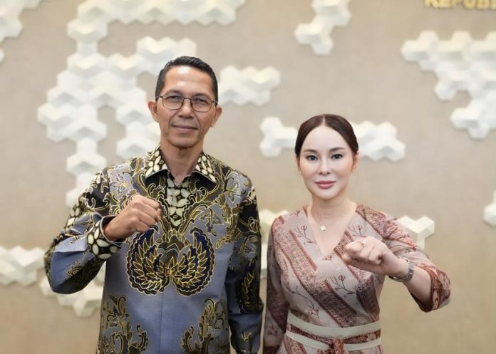 Kepala BP Batam Amsakar Achmad dan Wakil Kepala BP Batam Li Claudia Chandra. Foto : ist
